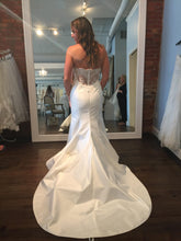 Load image into Gallery viewer, Legends of Romona Keveza &#39;Jessica&#39; L5132 - Romona Keveza - Nearly Newlywed Bridal Boutique - 1

