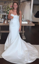 Load image into Gallery viewer, Legends of Romona Keveza &#39;Jessica&#39; L5132 - Romona Keveza - Nearly Newlywed Bridal Boutique - 2
