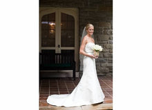 Load image into Gallery viewer, Amsale &#39;Kendall&#39; - Amsale - Nearly Newlywed Bridal Boutique - 3
