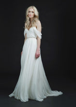 Load image into Gallery viewer, Sarah Seven &#39;Lafayette&#39; - Sarah Seven - Nearly Newlywed Bridal Boutique - 4
