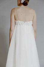 Load image into Gallery viewer, Amsale &#39;Juliette&#39; Ivory Tulle Gown - Amsale - Nearly Newlywed Bridal Boutique - 2
