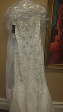 Load image into Gallery viewer, Stephen Yearick &#39;13919&#39; - Stephen Yearick - Nearly Newlywed Bridal Boutique - 3
