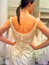 Load image into Gallery viewer, Anne Barge &#39;Blaine&#39; - Anne Barge - Nearly Newlywed Bridal Boutique - 4
