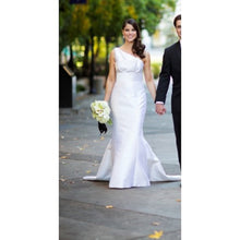 Load image into Gallery viewer, Amsale &#39;Hampton&#39; - Amsale - Nearly Newlywed Bridal Boutique - 5
