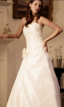Load image into Gallery viewer, Augusta Jones &#39;Anushka&#39; size 4 used wedding dress front view on model
