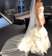 Load image into Gallery viewer, Vera Wang &#39;Ethel-Ivory&#39; size 2 used wedding dress front view on bride
