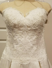 Load image into Gallery viewer, Simply Classic &#39;Lace and Silk&#39; - Simply classic - Nearly Newlywed Bridal Boutique - 1
