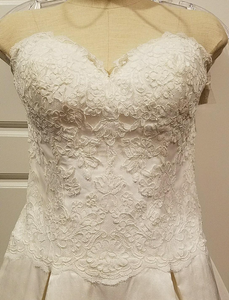 Simply Classic 'Lace and Silk' - Simply classic - Nearly Newlywed Bridal Boutique - 1
