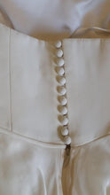 Load image into Gallery viewer, Amarildine &#39;Custom&#39; size 6 used wedding dress close up of buttons
