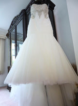 Load image into Gallery viewer, Allure Bridals &#39;9258&#39; size 10 used wedding dress front view on hanger
