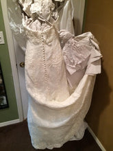 Load image into Gallery viewer, Monique Lhuillier &#39;Bliss&#39; - Monique Lhuillier - Nearly Newlywed Bridal Boutique - 4
