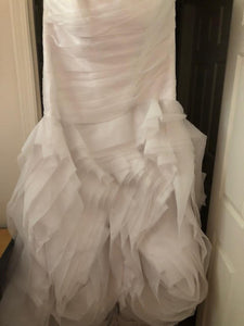 Vera Wang White 'Trumpet' size 24 new wedding dress view of hemline