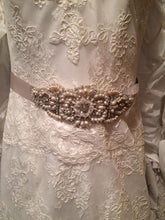 Load image into Gallery viewer, Monique Lhuillier &#39;Bliss&#39; - Monique Lhuillier - Nearly Newlywed Bridal Boutique - 8
