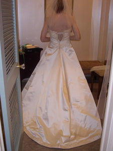 Peter Langner customized 'Dolem' Wedding Dress size 10 used wedding dress back view on bride