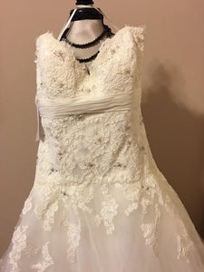 JLM Couture Alvina Valenta Floral & Tulle Wedding Dress - Alvina Valenta - Nearly Newlywed Bridal Boutique - 5