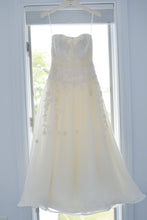 Load image into Gallery viewer, Melissa Sweet &#39;Harlow&#39; - Melissa Sweet - Nearly Newlywed Bridal Boutique - 1
