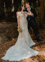 Load image into Gallery viewer, Sottero and Midgley &#39;Montgomery&#39; wedding dress size-10 PREOWNED
