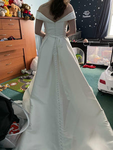 Stella York '6865ZZ' wedding dress size-08 PREOWNED
