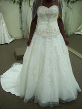 Load image into Gallery viewer, Allure Bridals &#39;8769&#39;

