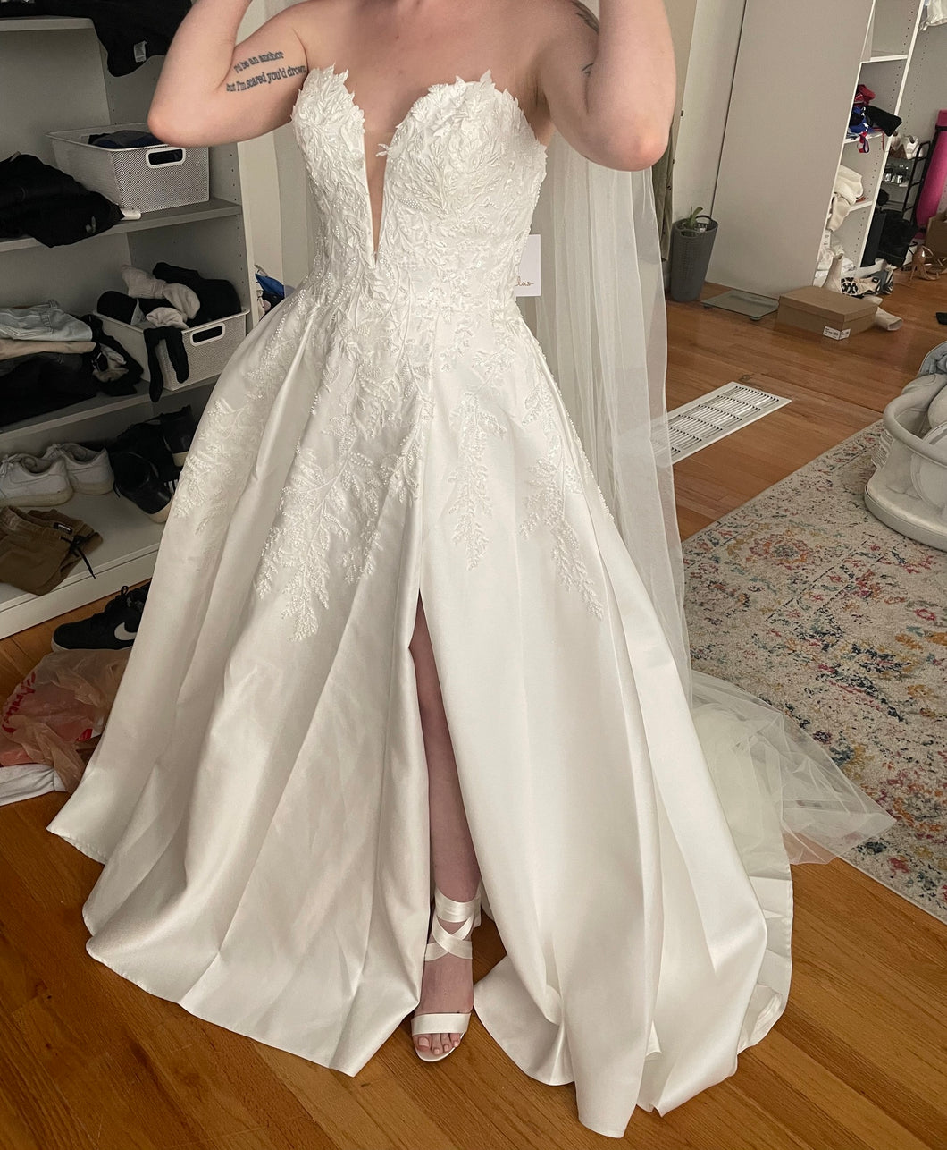 Lulu’s 'Beaded Ivory A-Line' wedding dress size-04 NEW