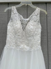 Load image into Gallery viewer, Ellis Bridal &#39;Sleeveless Beaded Lace A-Line Wedding Dress&#39;
