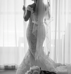 Pnina Tornai 'MFG 5179 style 4635' wedding dress size-04 PREOWNED