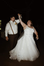 Load image into Gallery viewer,  &#39;TBA&#39; wedding dress size-18 PREOWNED
