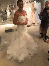 Load image into Gallery viewer, Monique Lhuillier &#39;Lennox&#39; wedding dress size-04 PREOWNED
