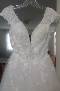 Alberta Ferretti 'ASTRID ' wedding dress size-04 NEW