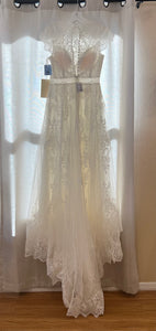 Davids Bridal 'Mock Neck Cap Sleeve' wedding dress size-12 NEW