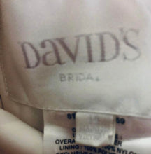 Load image into Gallery viewer, David&#39;s Bridal &#39;Classic&#39; wedding dress size-14 PREOWNED
