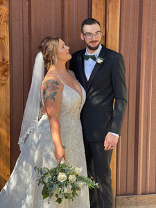 Oleg Cassini 'Beaded Applique Dress' wedding dress size-16 PREOWNED