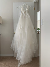 Load image into Gallery viewer, David&#39;s Bridal &#39;WG3877&#39;
