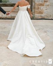 Load image into Gallery viewer, Sarah Seven &#39;Cody&#39; wedding dress size-04 PREOWNED
