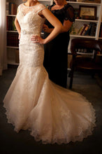 Load image into Gallery viewer, Jacquelin exclusive &#39;19934&#39; wedding dress size-02 PREOWNED
