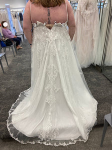 David's Bridal 'AI14310405' wedding dress size-22W NEW
