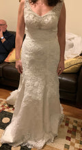 Load image into Gallery viewer, Casa Blanca &#39;Imperial Gown Style 2190&#39; wedding dress size-08 PREOWNED
