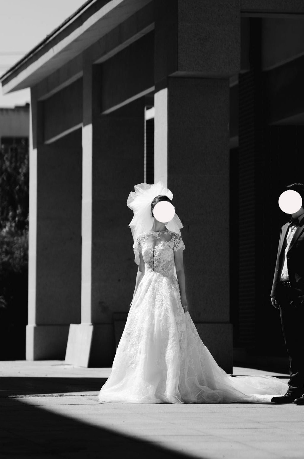 Oleg Cassini 'lace illusion cap sleeve ball gown wedding dress STYLE# CWG833' wedding dress size-02 PREOWNED