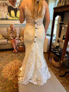Essense of Australia 'D3339' wedding dress size-18 PREOWNED
