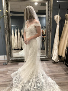 Lazaro 'Bea' wedding dress size-06 NEW