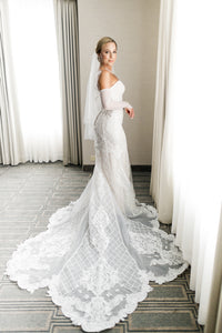 Oleg Cassini 'beaded scroll and lace mermaid wedding dress' wedding dress size-04 PREOWNED