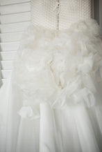 Load image into Gallery viewer, Vera Wang &#39;Marie&#39; size 0 used wedding dress close up view on hanger

