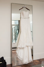 Load image into Gallery viewer, La Sposa &#39;Mullet&#39; - La Sposa - Nearly Newlywed Bridal Boutique - 1
