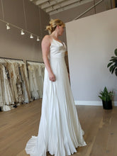 Load image into Gallery viewer, Alexandra Grecco &#39;Capri&#39; wedding dress size-10 SAMPLE

