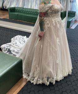 Allure Bridals '137021' wedding dress size-18 NEW