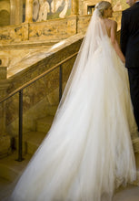 Load image into Gallery viewer, Manuel Mota &#39;Primor&#39; - Manuel Mota - Nearly Newlywed Bridal Boutique - 3
