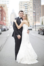 Load image into Gallery viewer, Allure Bridals &#39;9017&#39; - Allure Bridals - Nearly Newlywed Bridal Boutique - 4
