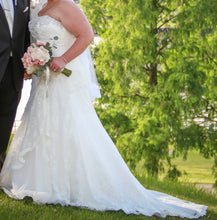 Load image into Gallery viewer, David&#39;s Bridal &#39;9YP3344&#39;
