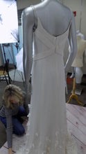 Load image into Gallery viewer, Anne Barge &#39;LF155&#39; wedding dress size-08 NEW
