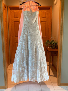 Allure Bridals '72357' wedding dress size-04 NEW